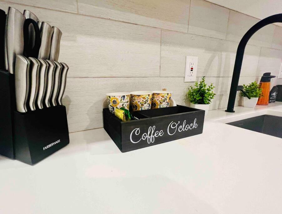 2 Bedroom Apartment, Close To Nyc & Downtown Jc! 저지시티 외부 사진